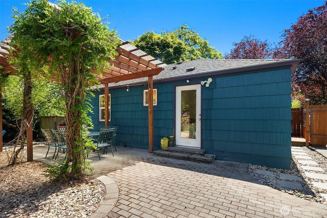 3202 SW Raymond Street, Seattle, WA 98126