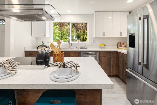 3202 SW Raymond Street, Seattle, WA 98126