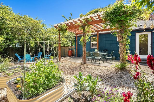 3202 SW Raymond Street, Seattle, WA 98126