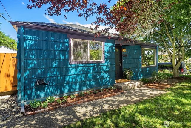 3202 SW Raymond Street, Seattle, WA 98126