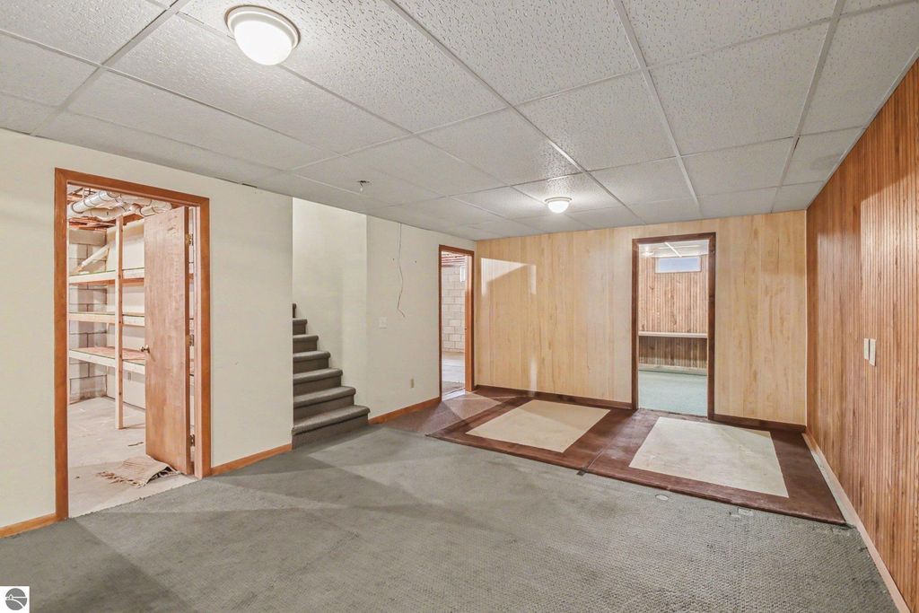 Image 19 of property listing at 11510 E Lee Mann Road, Northport, MI 49670