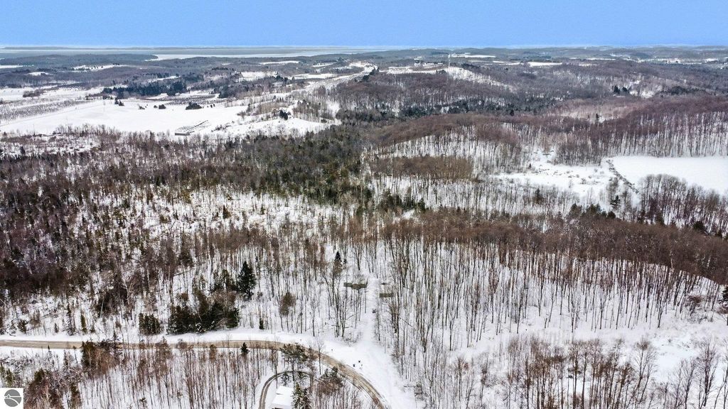 Image 30 of property listing at 11510 E Lee Mann Road, Northport, MI 49670