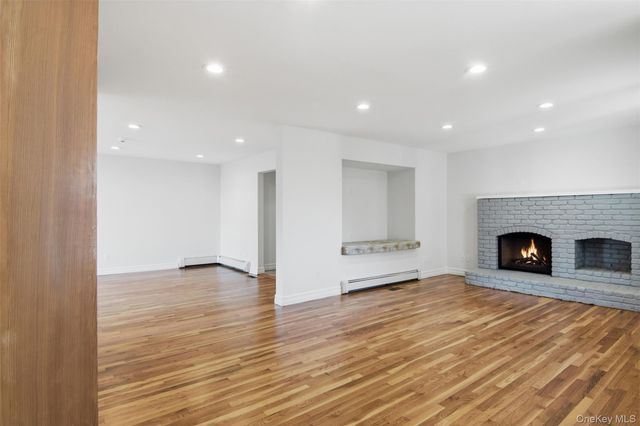 6 Vingut Lane, Setauket, NY 11733