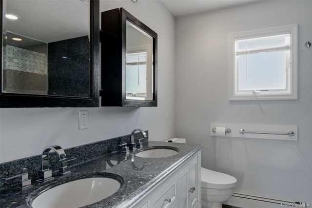 6 Vingut Lane, Setauket, NY 11733