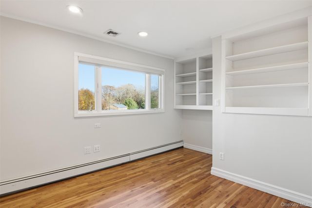 6 Vingut Lane, Setauket, NY 11733