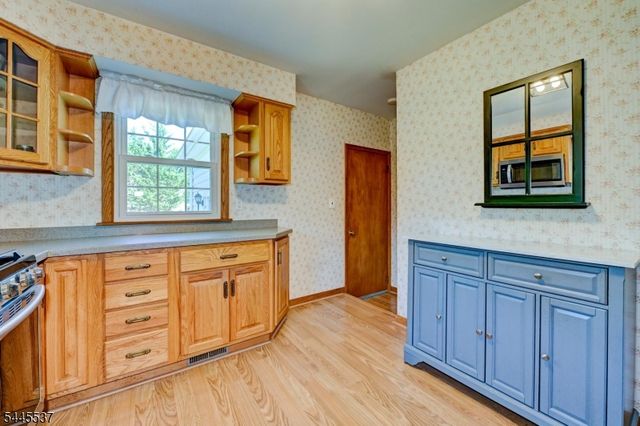 34 Lindstrom Dr, Hillsborough Twp., NJ 08844