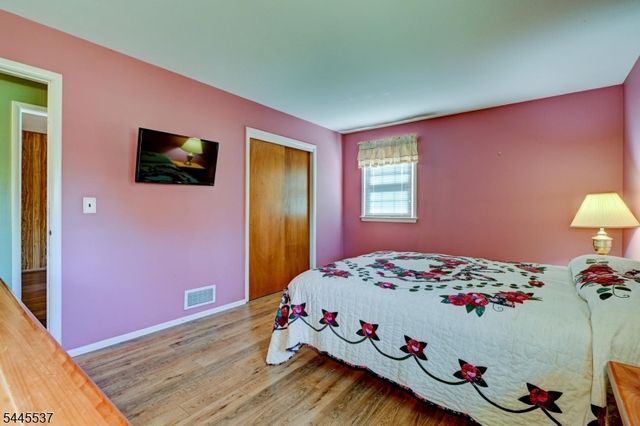 34 Lindstrom Dr, Hillsborough Twp., NJ 08844