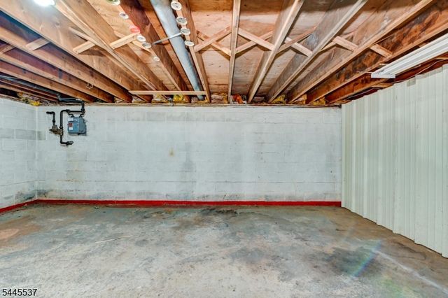 34 Lindstrom Dr, Hillsborough Twp., NJ 08844