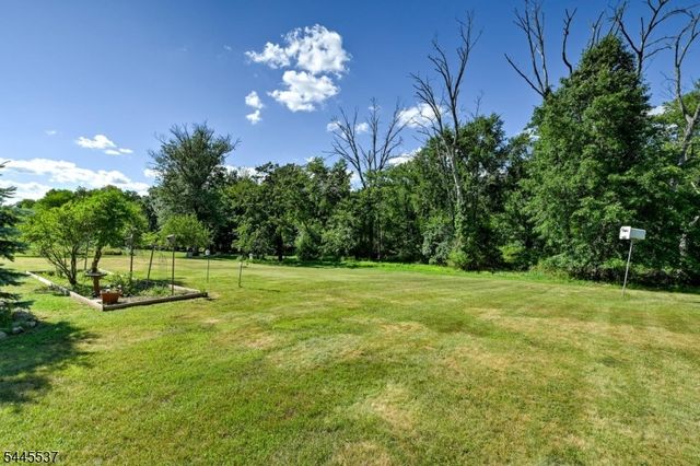 34 Lindstrom Dr, Hillsborough Twp., NJ 08844