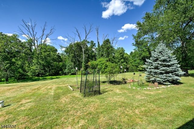 34 Lindstrom Dr, Hillsborough Twp., NJ 08844