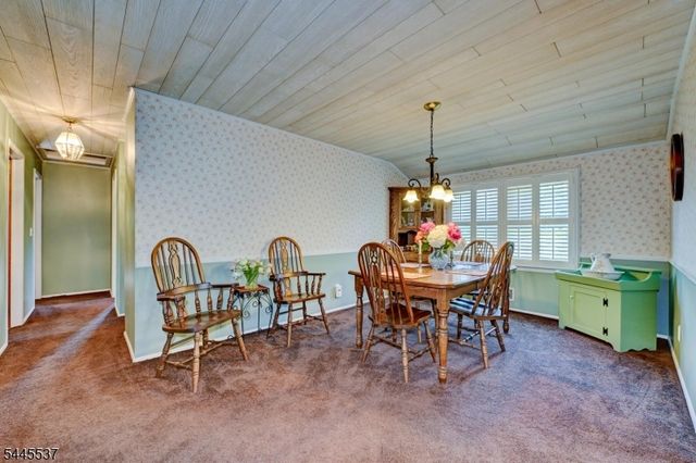 34 Lindstrom Dr, Hillsborough Twp., NJ 08844