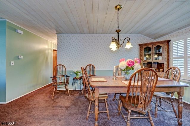 34 Lindstrom Dr, Hillsborough Twp., NJ 08844