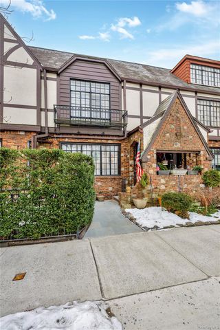 164-04 33rd Avenue, Flushing, NY 11358