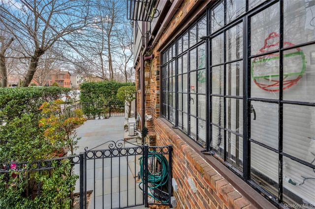 164-04 33rd Avenue, Flushing, NY 11358