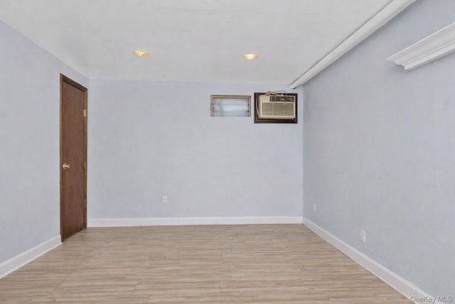 164-04 33rd Avenue, Flushing, NY 11358