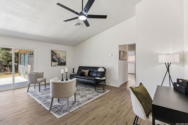 8415 delphian, Universal City, TX 78148