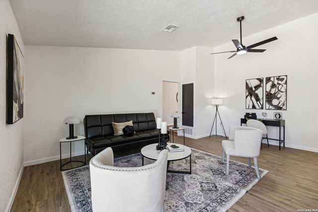 8415 delphian, Universal City, TX 78148