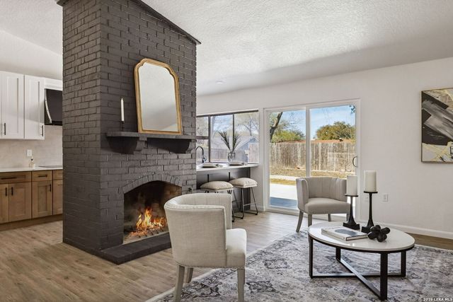 8415 delphian, Universal City, TX 78148