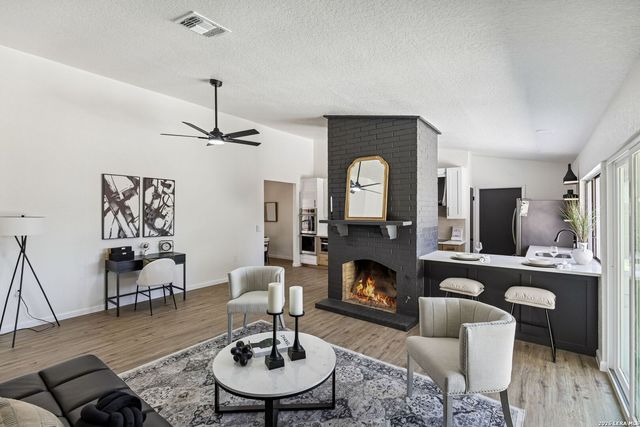 8415 delphian, Universal City, TX 78148