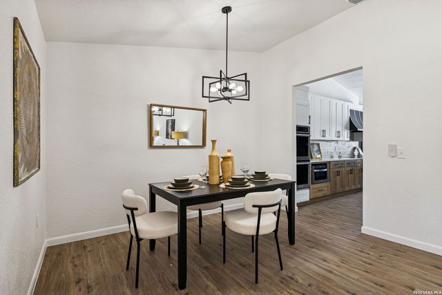 8415 delphian, Universal City, TX 78148