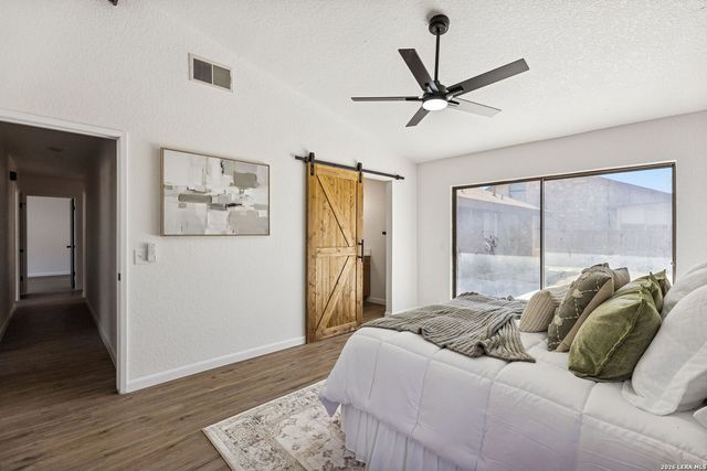 8415 delphian, Universal City, TX 78148