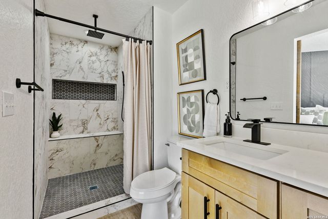 8415 delphian, Universal City, TX 78148