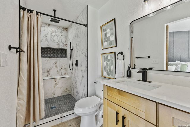 8415 delphian, Universal City, TX 78148