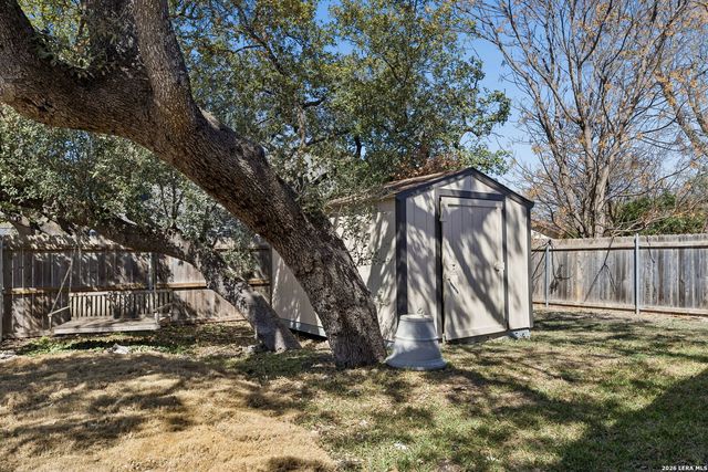 8415 delphian, Universal City, TX 78148