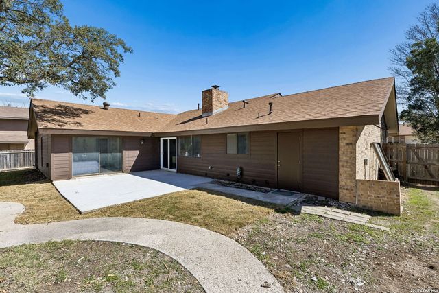 8415 delphian, Universal City, TX 78148
