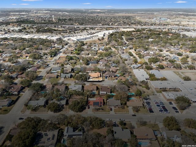 8415 delphian, Universal City, TX 78148