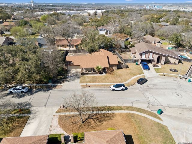 8415 delphian, Universal City, TX 78148