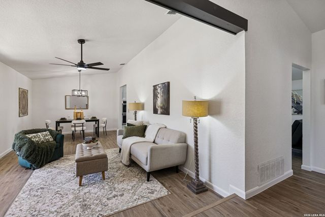 8415 delphian, Universal City, TX 78148