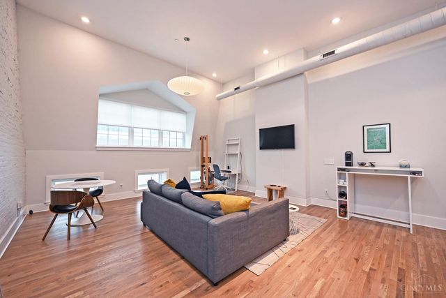 11 Court Street, Cincinnati, OH 45202