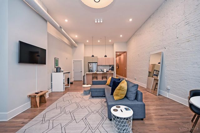 11 Court Street, Cincinnati, OH 45202