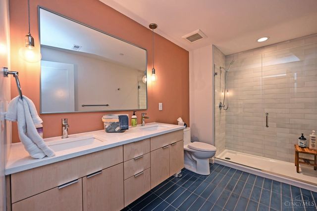 11 Court Street, Cincinnati, OH 45202