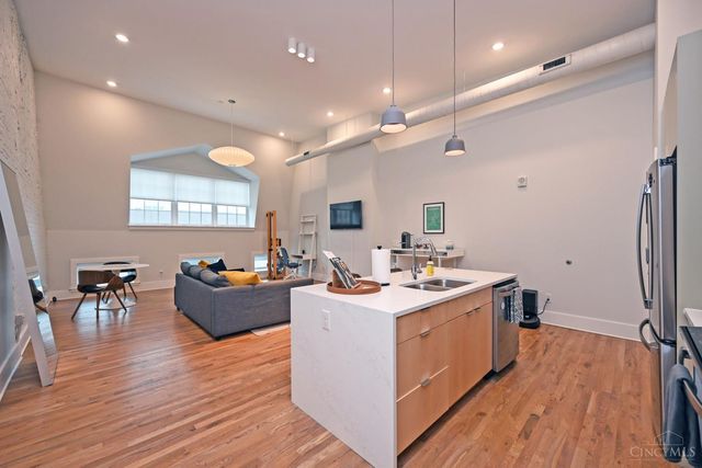11 Court Street, Cincinnati, OH 45202