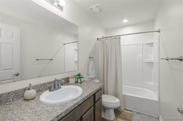 23116 Clarewood Street, Macomb, MI 48042