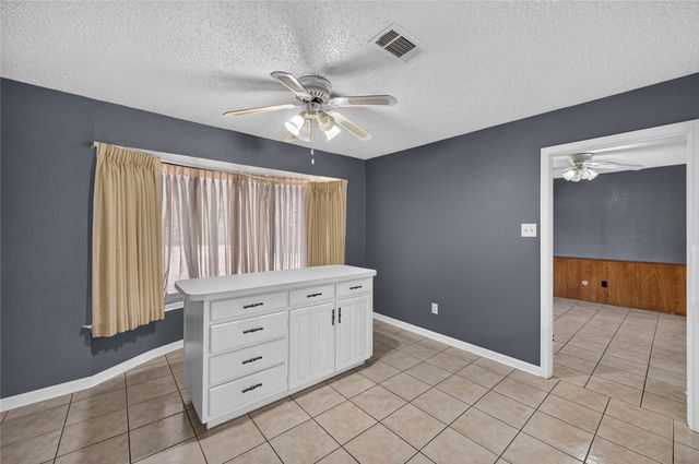 1226 Ranch Valley Drive, Desoto, TX 75115