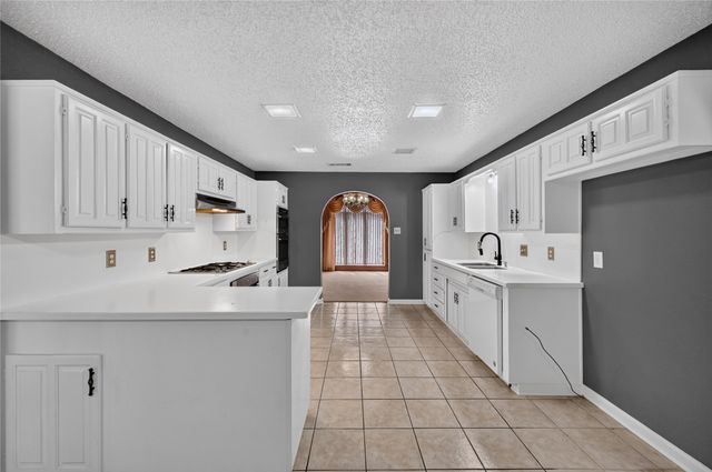 1226 Ranch Valley Drive, Desoto, TX 75115
