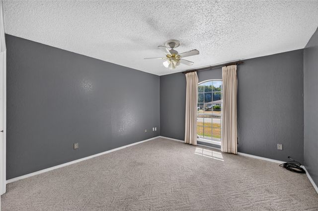 1226 Ranch Valley Drive, Desoto, TX 75115