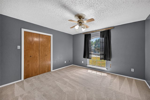 1226 Ranch Valley Drive, Desoto, TX 75115