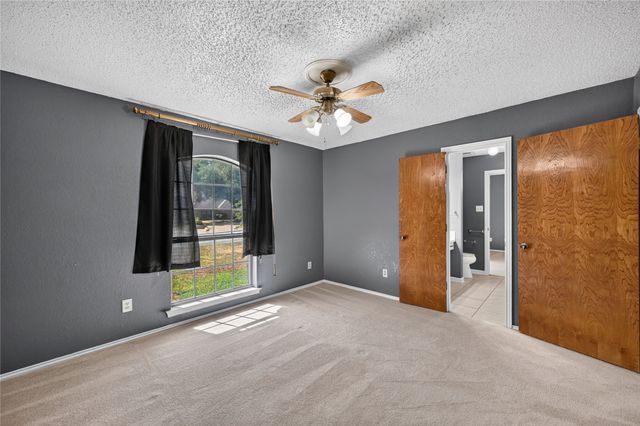 1226 Ranch Valley Drive, Desoto, TX 75115