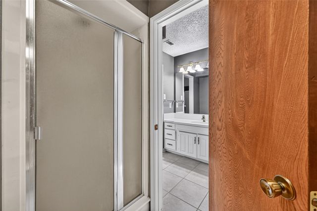 1226 Ranch Valley Drive, Desoto, TX 75115