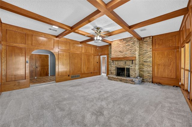 1226 Ranch Valley Drive, Desoto, TX 75115