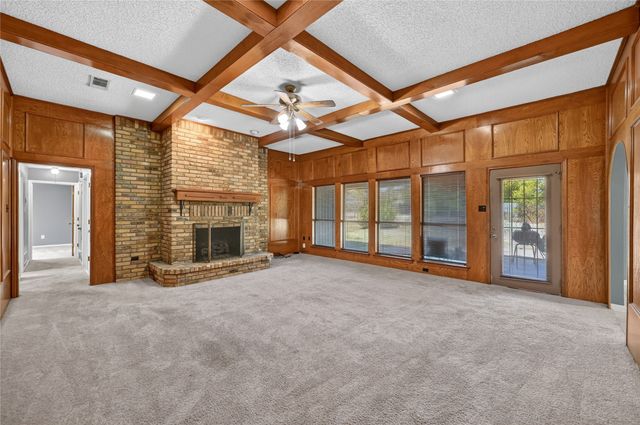 1226 Ranch Valley Drive, Desoto, TX 75115