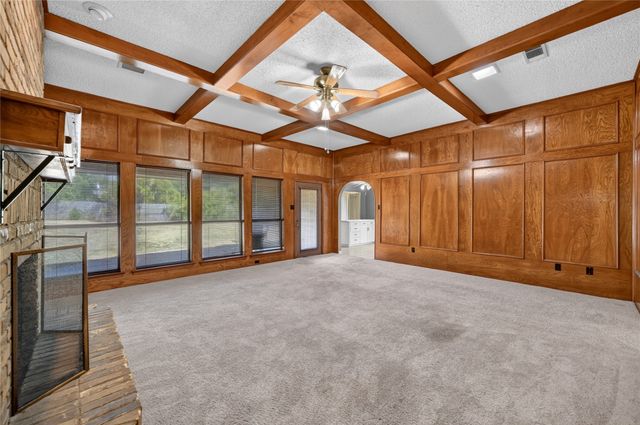 1226 Ranch Valley Drive, Desoto, TX 75115