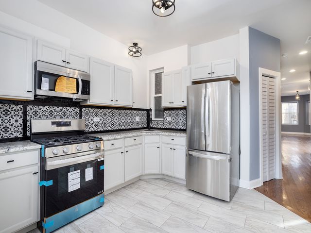 5033 W Washington Boulevard, Chicago, IL 60644