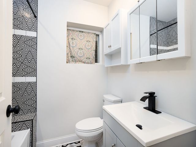 5033 W Washington Boulevard, Chicago, IL 60644