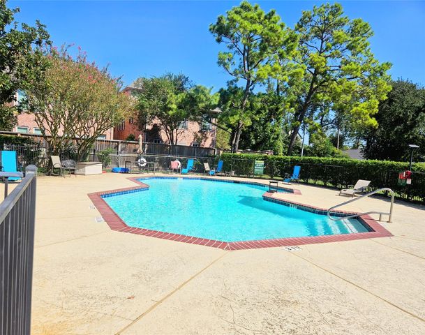 1311 Antoine Drive 252, Houston, TX 77055