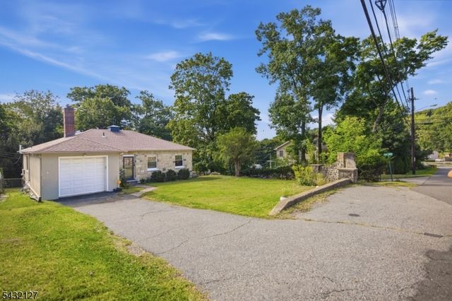137 Lakeside Blvd, Hopatcong Boro, NJ 07843